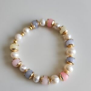 Chic Multicolor Pearl Bracelet with Gold Accents